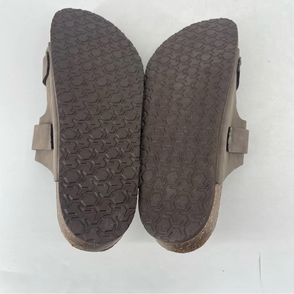 FITORY Mens Classic Sandals with Two Straps Beach Slides for Summer Brown